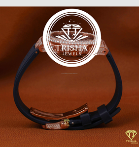 Reloj de Lujo con Bisel de Diamantes Personalizado, Reloj de Pulsera de Oro Rosa con Correa de Goma Negra, Reloj de Joyería de Moda Premium para Hombre - Product Image 2