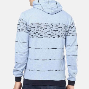 เสื้อฮู้ดซิปเต็มตัวพิมพ์ลายพรางแบบกำหนดเอง OEM ผ้าฝ้ายฟลีซ ลายพราง ฤดูใบไม้ผลิ เป็นมิตรกับสิ่งแวดล้อม สตรีทแวร์ แบรนด์ส่วนตัวสำหรับผู้ชาย ขายส่ง - Product Image 4