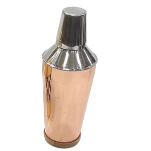 Coctelera de Martini de Metal con Diseño Acanalado y Baño de Oro de Lujo, 24 oz, Herramientas de Bar, Mezclador de Bebidas Premium para Accesorios de Bar de Hotel - Product Image 4