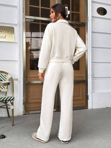 Conjunto de 2 Piezas Crescent Wear: Chaqueta con Capucha y Pantalones Acampanados de Algodón de Alta Calidad para Mujer, Ropa Urbana de Invierno - Product Image 5