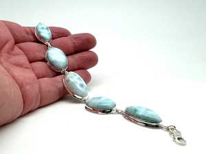 Pulsera de Larimar en Plata de Ley 925, Hecha a Mano con Piedras Preciosas, Cierre de Langosta, Elegante Regalo de Joyería para Mujer - Product Image 3