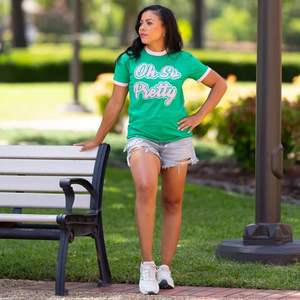 Camiseta Varsity AKA Oh So Pretty para Mujer, con Letras Griegas, Estilo Ringer, Algodón Premium, Informal y Elegante - Product Image 6