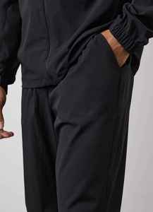 Pantalon de jogging noir pour homme, taille élastique, poches latérales, respirant, décontracté, pour l'automne, en maille mi-lourde, avec logo personnalisé - Product Image 5