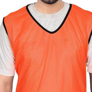 Chaleco de Entrenamiento Unisex Personalizado, Color Naranja, Malla Transpirable |   Camiseta Deportiva Transpirable, Antibacteriana y de Secado Rápido |   Venta al por mayor - Product Image 5