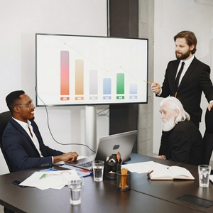 Systèmes de création de diapositives pour présentations UNIVENTURE Elite et cadres de narration visuelle stratégiques pour la croissance - Product Image 2