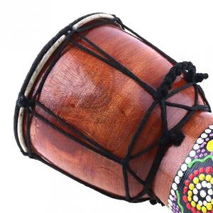 Djembe en bois fait main avec tête en peau de mouton et motif tribal coloré décoratif - Product Image 4
