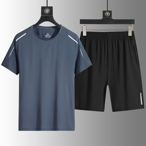 Superbe ensemble sport décontracté pour homme en soie glacée, nouvelle collection été, deux pièces amples, respirant et à séchage rapide, comprenant un T-shirt à col rond et un short - Product Image 3
