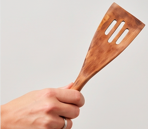 Ensemble d'ustensiles de cuisine en bois massif avec poignées en bois naturel, motif brun et vert, pour cuisiner et servir - Product Image 2