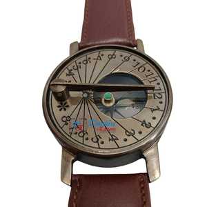 เข็มทิศนาฬิกาแดดโบราณพร้อมสายหนังสีน้ำตาล นาฬิกาเข็มทิศสไตล์เรโทร ของใช้สำหรับเดินเรือ งานแฮนด์เมด เข็มทิศสำหรับการเดินเรือ - Product Image 1