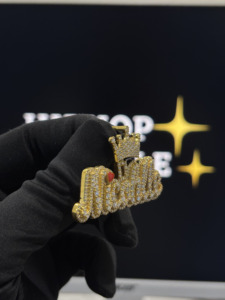 Collar llamativo de lujo con colgante de nombre de moissanita VVS de plata de ley 925, chapado en oro de 18K y engaste de corona - Product Image 4
