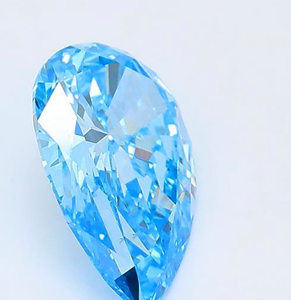 Diamant de laboratoire CVD de 1,40 carat, coupe brillante en forme de poire, bleu vif fantaisie, certifié IGI, VS1, pour la fabrication de bijoux par Luxira Jewels - Product Image 5