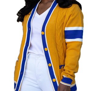 Cardigan en tricot brodé pour femme SGRho – Pull universitaire grec personnalisé OEM, col en V, mélange de coton, style universitaire, tricot d'hiver - Product Image 3