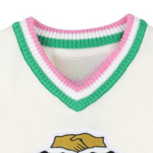 เสื้อสเวตเตอร์คอวีสีชมพูแต่งสีเขียว ยี่ห้อ AKA Ivory Wool สำหรับสตรี  แบบถักนิตติ้ง  พรีเมียม นุ่ม อุ่น สวมใส่สบาย  ทันสมัย เหมาะสำหรับใส่ลำลอง - Product Image 4