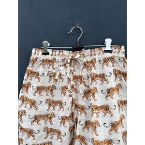 Conjunto de camisa de manga corta y pantalones cortos con estampado de tigre para mujer, ropa informal de primavera y verano, corte regular, cuello vuelto, tejido - Product Image 4