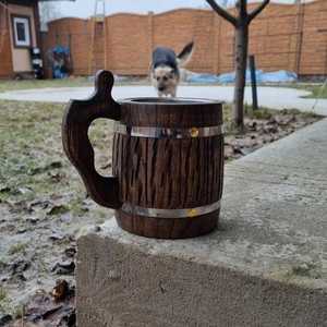 Jarra de Cerveza Metálica de Diseño Moderno Estilo Europeo, Hecha a Mano, con Tapa Abatible, Asa de Agarre, Acabado Impermeable y Elegante - Product Image 4