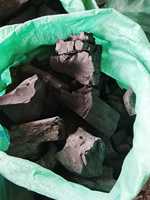 Charbon de bois de tamarin de qualité supérieure pour barbecue, haute valeur calorifique 7000-8000 Kcal/kg