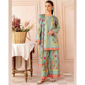 Conjunto de Ropa de Fiesta para Mujer de Diseñador, Elegante y con Estilo - Product Image 6