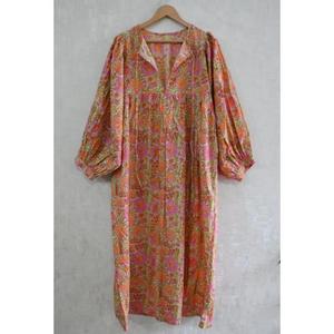 Robe longue bohème légère en coton imprimé à la main pour femme, tenue d'été à manches ballon, taille naturelle, lavable, col en V - Product Image 1