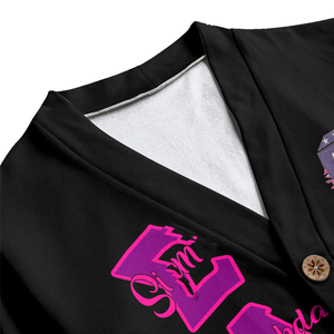 เสื้อคาร์ดิแกนแบบกระดุมสไตล์นักศึกษาสีดำและชมพู พร้อมป้ายปักตัวอักษร - Product Image 4