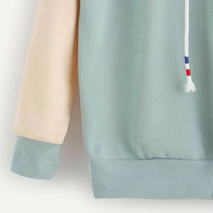 Sudadera con Capucha para Mujer en Verde Menta y Beige con Mangas en Contraste, Ropa al por Mayor OEM ODM - Product Image 3