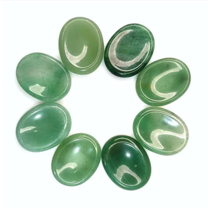 Pierre de poche apaisante en Aventurine verte Super Cristal pour le pouce, Gemme de massage en cristal, Vente en gros - Product Image 1