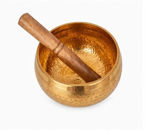 Bol chantant tibétain en laiton martelé à la main avec marteau en bois, pour la méditation, la guérison sonore, la relaxation et la pratique spirituelle - Product Image 3