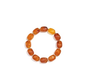 Pulsera de Resina Hecha a Mano de Primera Calidad con Elegante Combinación de Colores, Joyería Contemporánea para Necesidades de Estilo Moderno - Product Image 1