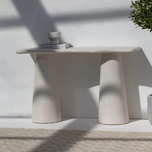 Mesa de Consola con Superficie de Microconcreto Moteado Vandana Lunaris Sierra, Diseño Moderno y Minimalista - Product Image 5