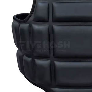 Protection de poitrine pour hommes avec logo personnalisé, fabriquée avec des matériaux de qualité supérieure, pour MMA et boxe. - Product Image 6