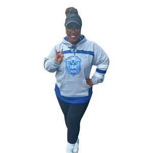 Sudadera con Capucha Gris de Zeta Phi Beta, Bordado Chenille, Ropa de la Hermandad Griega, Sudadera con Capucha Unisex de Algodón Premium - Product Image 5