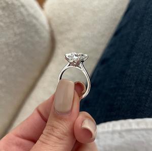 Bague solitaire en diamant ovale de 5 carats cultivé en laboratoire, bague de fiançailles classique en diamant ovale CVD de 5 carats, certifiée IGI - Product Image 3