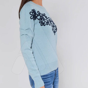 Pulls d'hiver décontractés pour femmes en 100 % coton brodé, personnalisables avec logo OEM, tricots de haute qualité, anti-rétrécissement, séchage rapide, vente en gros - Product Image 3