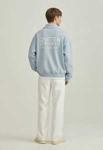Sweat-shirt unisexe bleu clair à demi-zip en coton French Terry à manches longues, haut décontracté, tenue avec pantalon blanc, style uniforme scolaire - Product Image 3