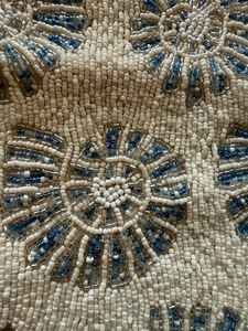 Camino de Mesa y Salvamantel Modernos Hechos a Mano con Cuentas, Diseño Floral Bordado Multicolor, Directo de Fábrica - Product Image 4