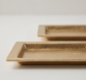 Plateau unique en métal lourd à bord plat, texture moulée, pour cuisine et salle à manger, articles de table en stock - Product Image 2