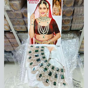 ชุดเครื่องประดับชุบทองคำแท้ประดับคริสตัลสีเขียวสำหรับเจ้าสาวจาก Jewelemarket - Product Image 1