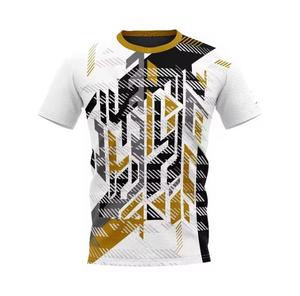 เสื้อยืดคอกลมแขนสั้นลายเรขาคณิตสำหรับผู้ชาย ทรงปกติ ระบายอากาศได้ดี ป้องกันรังสียูวี ผลิตจากผ้าโพลีเอสเตอร์ถัก ดีไซน์ลำลองสปอร์ต น้ำหนัก 320 กรัม - Product Image 4