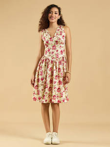 Vente en gros Robes midi sans manches en coton coupe trapèze, design élégant et formel, confortables, respirantes, écologiques, taille naturelle - Product Image 3