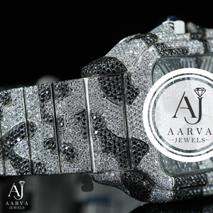 AARVA JEWELS นาฬิกาข้อมือผู้ชายสุดหรู สแตนเลสสตีล คริสตัลแซฟไฟร์ ประดับเพชร หน้าปัดสี่เหลี่ยม 40 มม. ระบบอนาล็อก ควอตซ์ เรืองแสง สายแบบพับได้ สไตล์สตรีท - Product Image 5