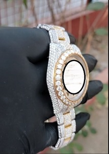 Montre unisexe de luxe Diamond Empire en acier inoxydable avec accents en moissanite, cadran carré en cristal, mouvement mécanique automatique, 39 mm - Product Image 2