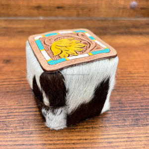 Caja de anillos de cuero de vaca con herramientas manuales personalizadas Diseño floral elegante, perfecto para novias y regalos de anillos de boda de gama alta - Product Image 6