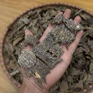 Copeaux de bois d'agar (Oud) sélectionnés dans le cœur de l'arbre, résistants aux dommages - Product Image 4