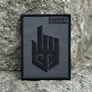 Parche Bordado Personalizado Termoadhesivo con Diseño de Escudo y Cruz, Logotipo Religioso Cristiano para Decoración de Ropa - Product Image 3