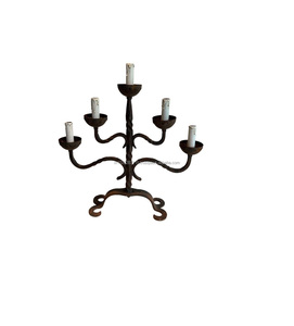 Candélabres rustiques autoportants en fer noir parfaits pour être placés dans les grands foyers, entrées élégantes ou autels d'église - Product Image 1