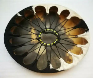 Tambor Chamánico Bellamente Pintado, Marco de Madera Tradicional, Estilo Vintage, Apto para Meditación y Rituales - Product Image 4