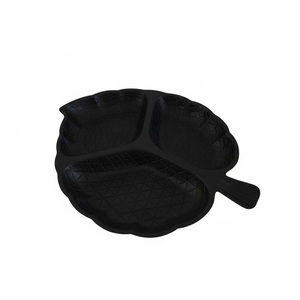 Plateau de service doré de forme irrégulière, fait main, en métal, pour apéritifs et collations de fête, style glamour, plateau à chips et sauce - Product Image 2