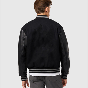 Veste de baseball universitaire personnalisée avec logo, en laine pour hommes, veste varsity courte noire, fabricants avec service OEM en gros - Product Image 4