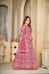 Costume Anarkali Gajri pour femme de qualité supérieure, manches 3/4, en crêpe de georgette, semi-couture, pour mariages et fêtes - Product Image 2