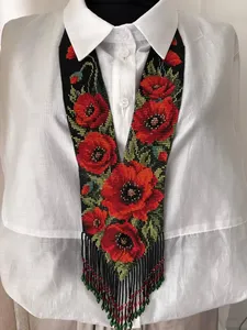 Collar Gerdan ucraniano único con cuentas, flores rojas, hecho a mano con cuentas de semillas, joyería floral étnica para boda - Product Image 1