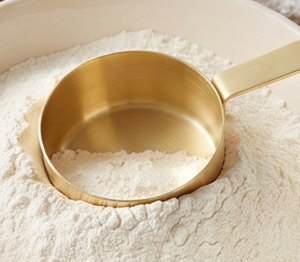 Tasses à mesurer en laiton de qualité supérieure, plaquées or, ustensiles de cuisine en métal, parfaites pour une cuisson et une pâtisserie précises - Product Image 3
